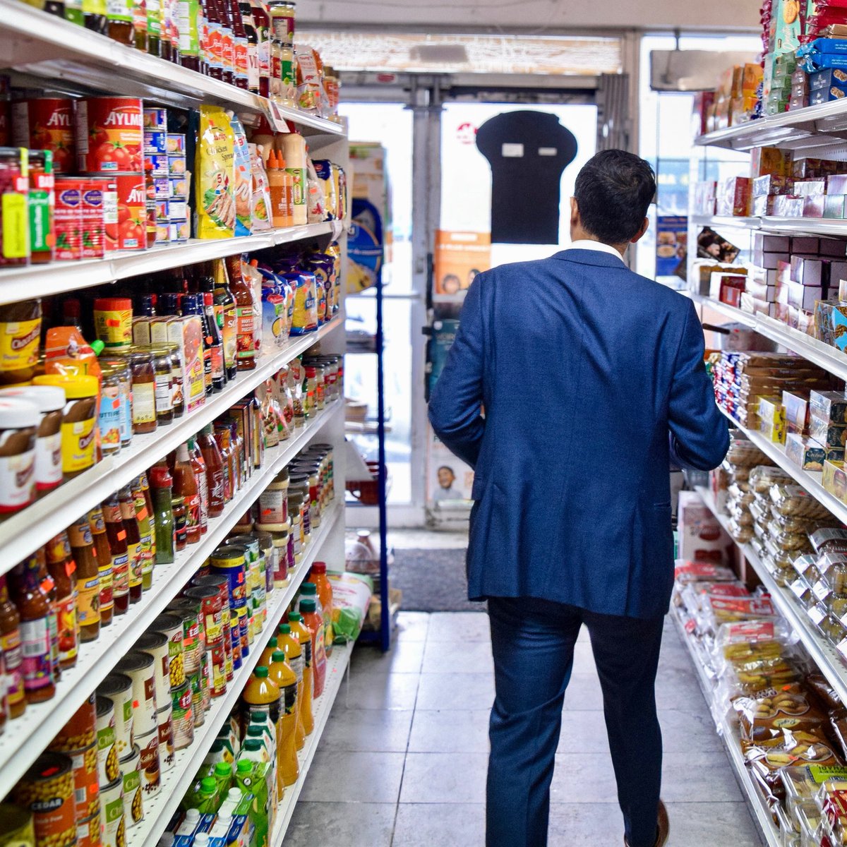SameerZuberi's tweet image. Small businesses are the heart of our communities.
This summer, support the many small businesses right here in Pierrefonds–Dollard. There has never been a better time.
#DYK small and medium-sized enterprises account for 99.8% of businesses in Canada?