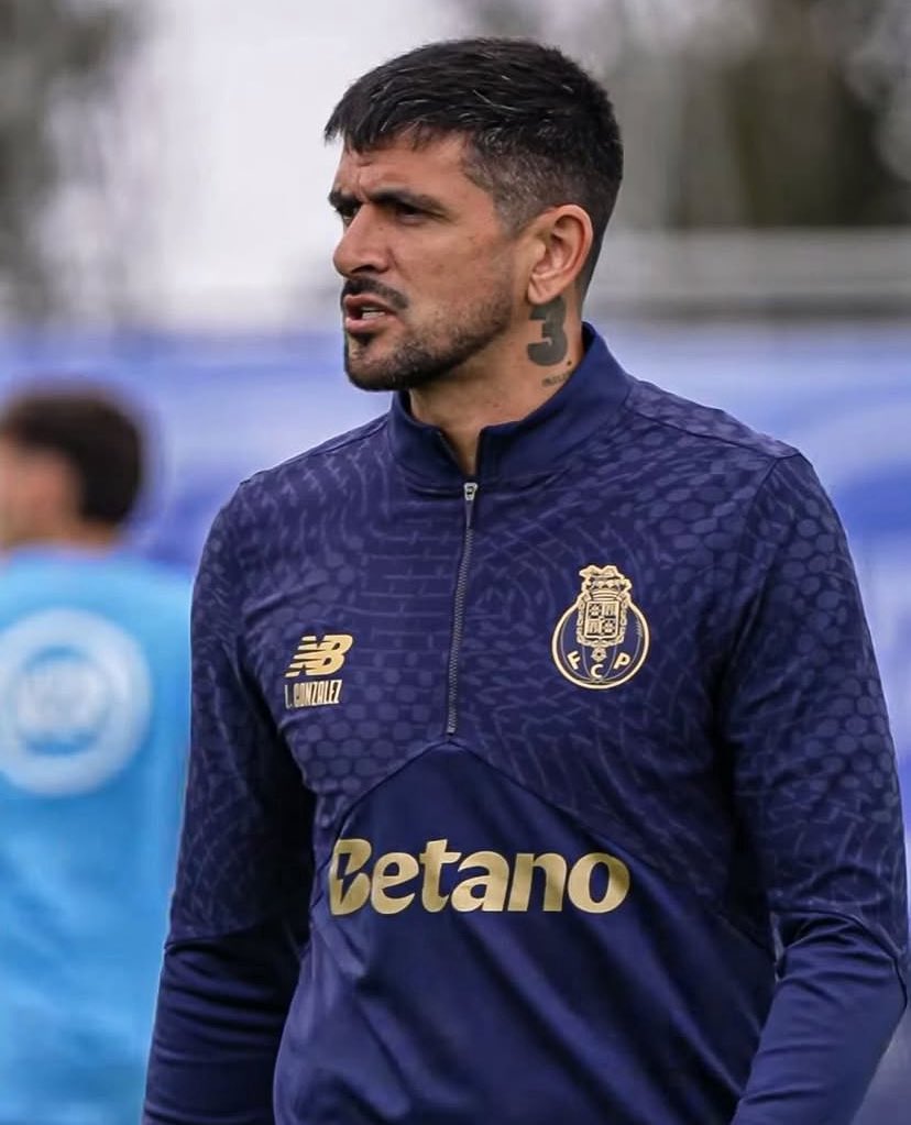 O Lucho nasceu para vestir este emblema. Coisa linda! 💙🤍
