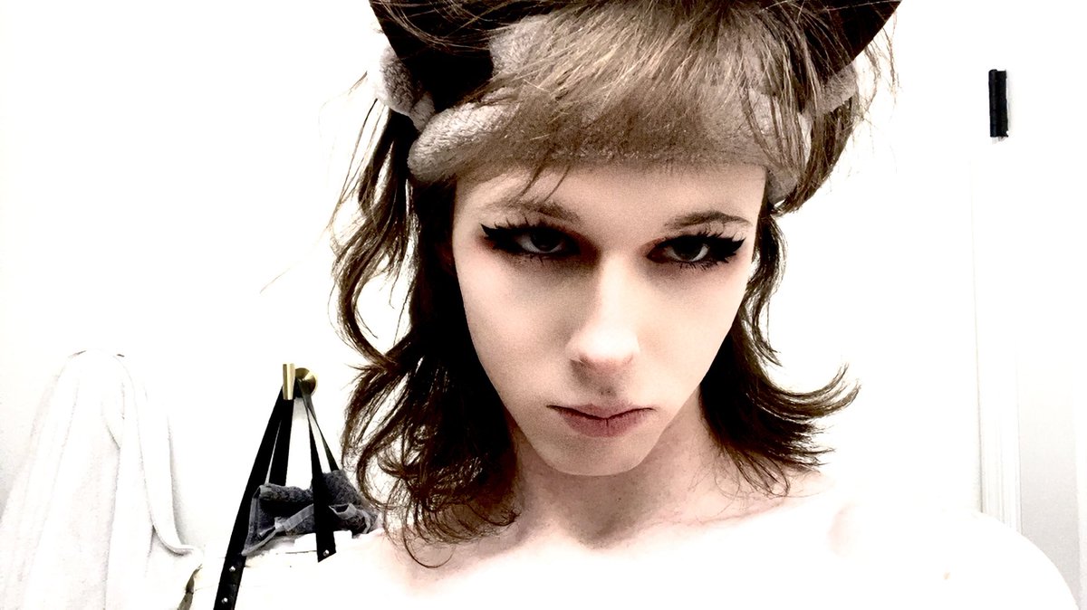 weirdrandomguy5's tweet image. should i dye my hair???#femboy #crossdresser