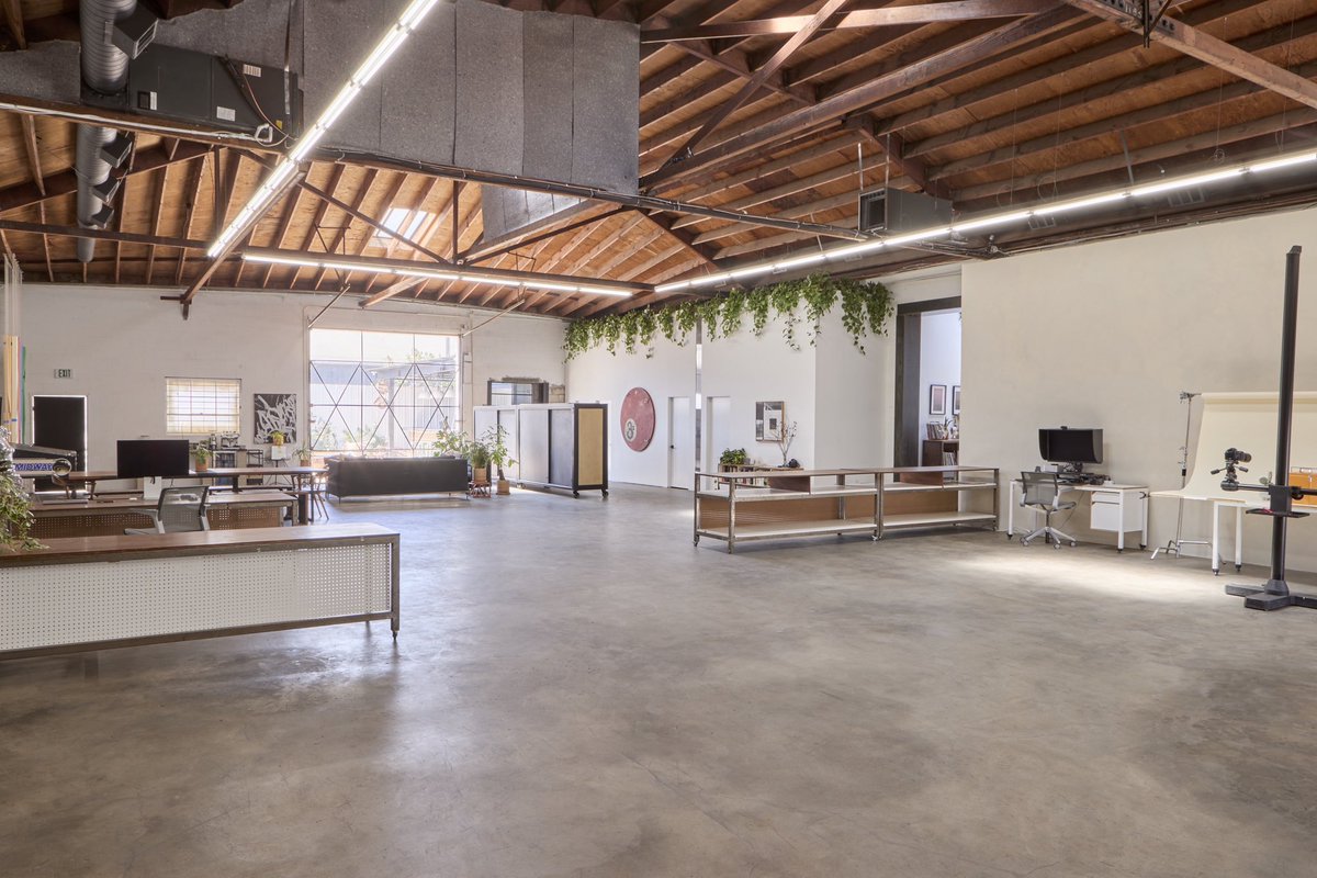 📸  · A peek inside our East LA space; all materials repurposed to support creative teams, editorial crews, and full-scale productions.
Bring your #socialteam and double your output with our in-house sets and production.
#StudioRental #ContentStudio #EastLA #PhotographyStudio