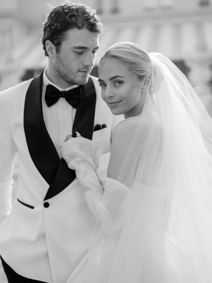 NHLPA's tweet image. 👰♀🤵 Wedding season in full effect... congratulations to these newlyweds!