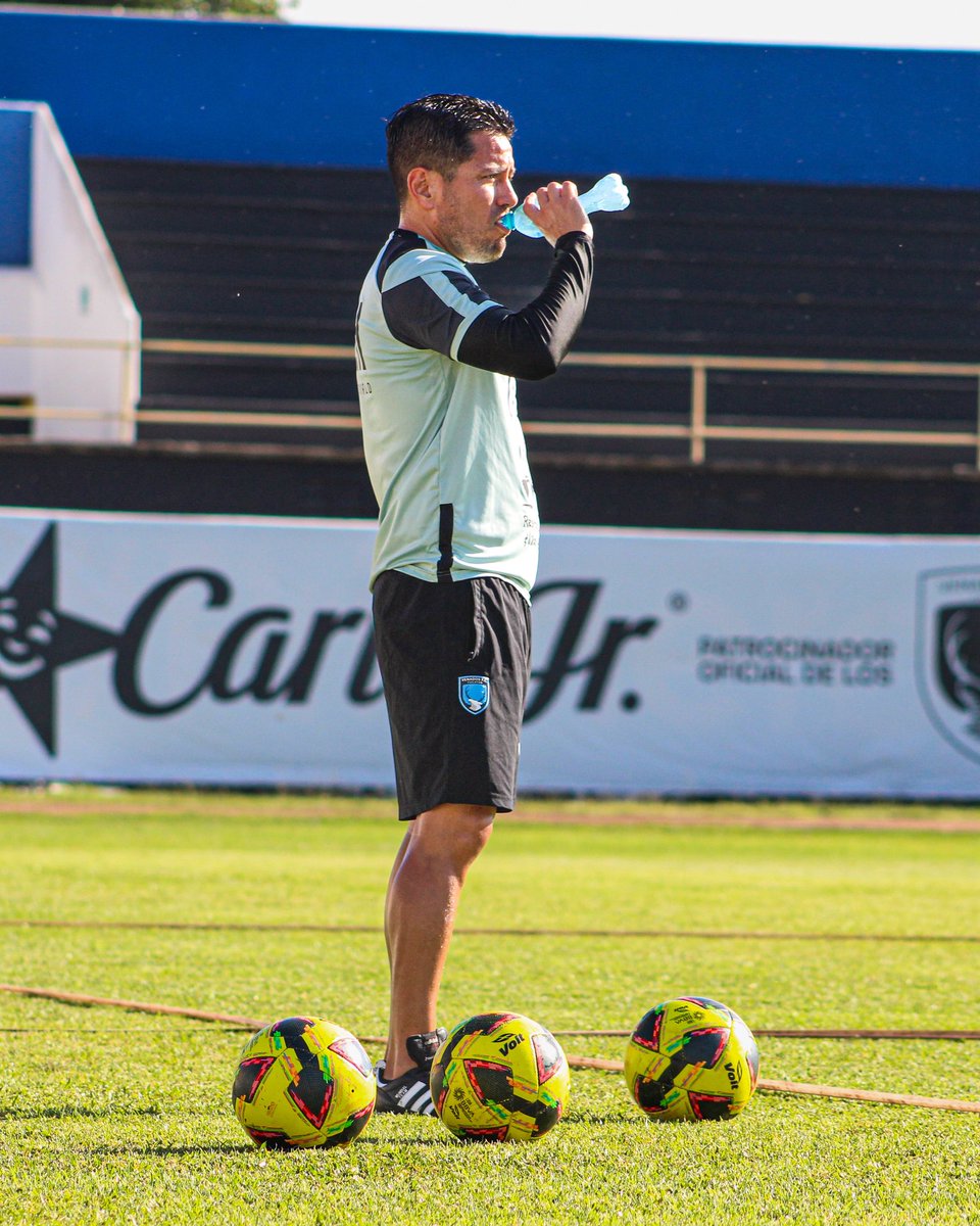 ¡Nuestro cuerpo técnico en acción! 😎🔥

• #PretemporadaAstada •