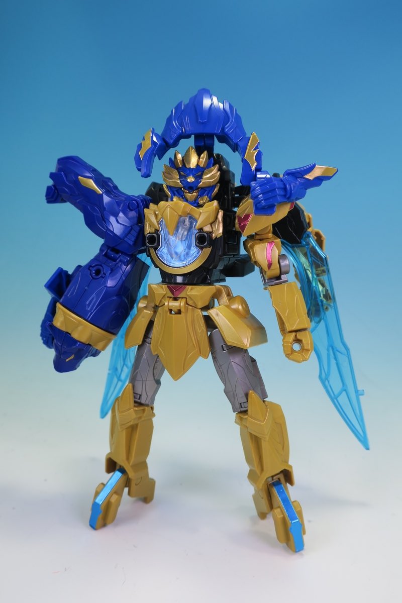 テガソードブルーもフィギュアとしての見た目はアクションヒーローの方