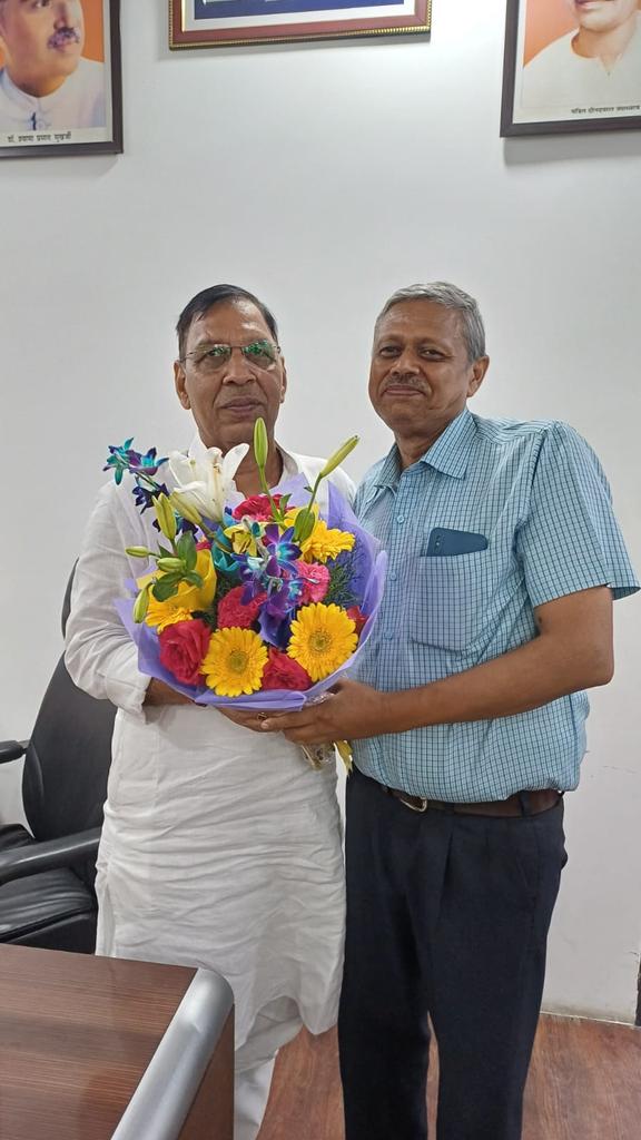 Narendra Singh (@narendr46688522) on Twitter photo ЁЯкЕЁЯОКЁЯОЙЁЯМ║рд╣рдореЗрдВ рддреЛ рдЕрд╣рд▓-рдП-рд╕рд┐рдпрд╛рд╕рдд рдиреЗ рдпреЗ рдмрддрд╛рдпрд╛ рд╣реИ ,рдХрд┐рд╕реА рдХрд╛ рддреАрд░ рдХрд┐рд╕реА рдХреА рдХрдорд╛рди рдореЗрдВ рд░рдЦрдирд╛ ред ЁЯОКЁЯкЕЁЯМ║ЁЯОКЁЯОЙЁЯкЕЁЯМ║рд╢реНрд░реА рдЕрдирд┐рд▓ рд╕рд┐рдВрд╣ рдЬреА рдХреЗ рд╕рд╛рдередЁЯМ║ЁЯкЕЁЯОК ЁЯкЕЁЯОКЁЯОЙЁЯМ║рд╣рдореЗрдВ рддреЛ рдЕрд╣рд▓-рдП-рд╕рд┐рдпрд╛рд╕рдд рдиреЗ рдпреЗ рдмрддрд╛рдпрд╛ рд╣реИ ,рдХрд┐рд╕реА рдХрд╛ рддреАрд░ рдХрд┐рд╕реА рдХреА рдХрдорд╛рди рдореЗрдВ рд░рдЦрдирд╛ ред ЁЯОКЁЯкЕЁЯМ║ЁЯОКЁЯОЙЁЯкЕЁЯМ║рд╢реНрд░реА рдЕрдирд┐рд▓ рд╕рд┐рдВрд╣ рдЬреА рдХреЗ рд╕рд╛рдередЁЯМ║ЁЯкЕЁЯОК
