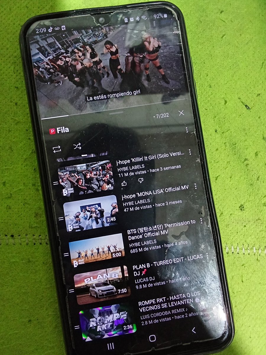Namseokista94's tweet photo. Mi compa del trabajo pestañó y me puse a hacer stream con su celular jajajaja https://t.co/mURQ79baXx