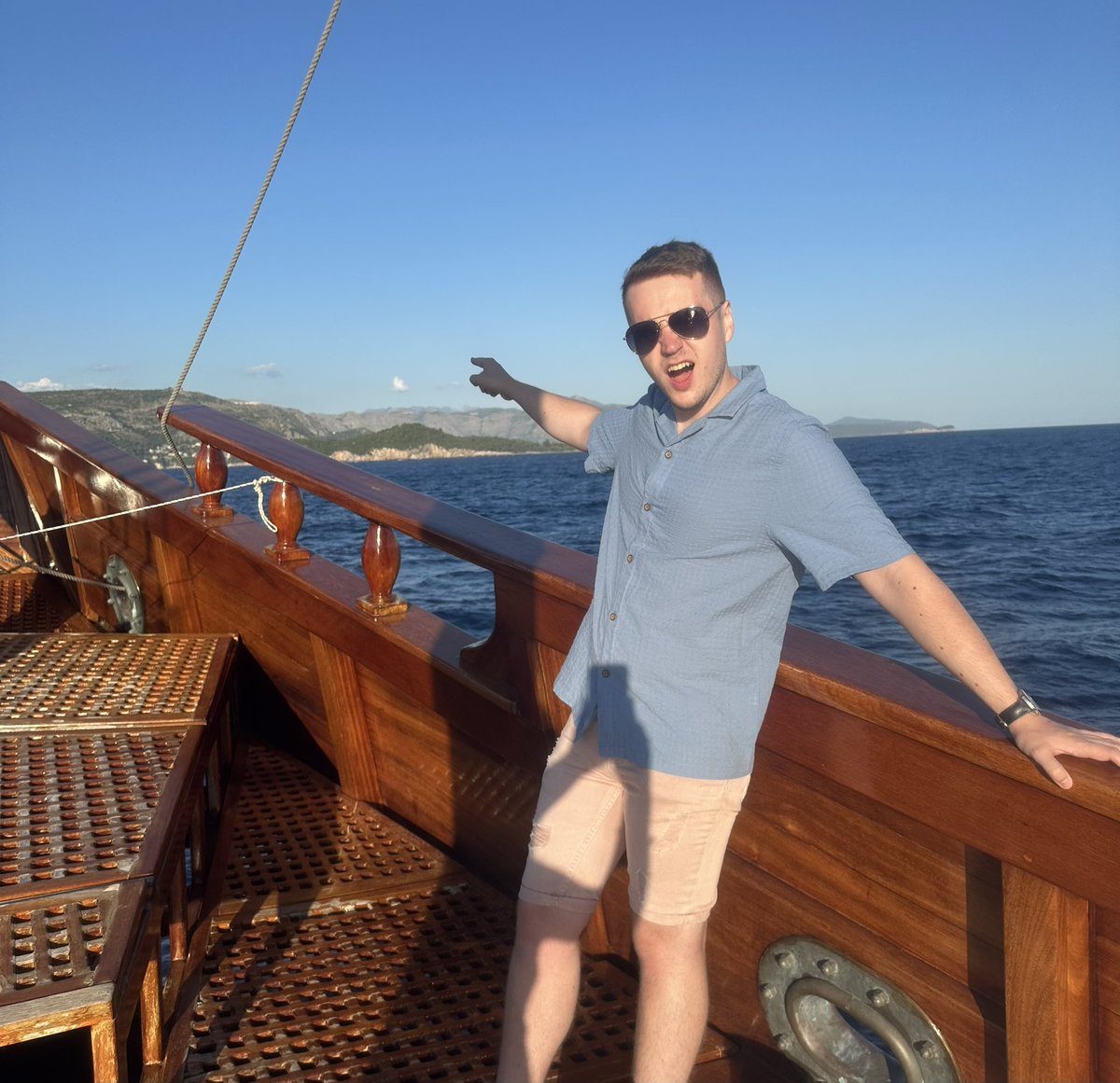 On a scouting mission in Dubrovnik trying to find City a new right back.

Stumbled upon a lad called Tinodan Livramić. Counts as homegrown. Worth a punt in my expert opinion 🇭🇷