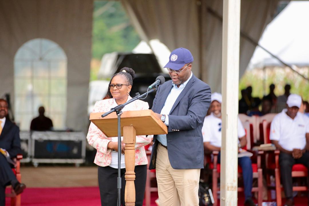 UNFPA Uganda (@unfpauganda) on Twitter photo As we enter the last stretch to attaining the SDGs, we commend <a href="/GovUganda/">Government of Uganda</a> achievements including remarkable decline in maternal and infant mortality and progress made to achieve gender parity - <a href="/1ZuluLeonard/">Leonard Zulu</a> delivering #WorldPopulationDay speech on behalf of <a href="/UNinUganda/">UN in Uganda</a> As we enter the last stretch to attaining the SDGs, we commend <a href="/GovUganda/">Government of Uganda</a> achievements including remarkable decline in maternal and infant mortality and progress made to achieve gender parity - <a href="/1ZuluLeonard/">Leonard Zulu</a> delivering #WorldPopulationDay speech on behalf of <a href="/UNinUganda/">UN in Uganda</a>