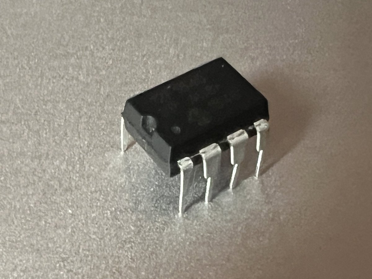 Chuck Hellebuyck tweet media