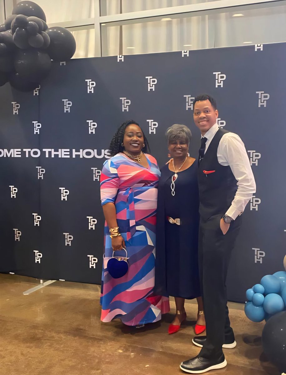 EarlKSneed's tweet image. The @TPHDallas church picnic and pastor installation service for @toureroberts and @SJakesRoberts was a blessed time. #ConnectWeek #TPHDallas