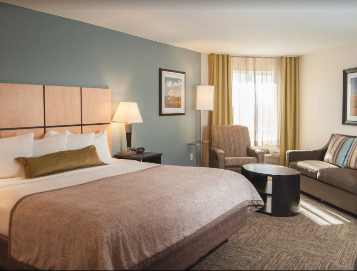 CWSFortCollins's tweet photo. More than just a place to sleep. 💤 Our suites offer plush bedding, workspaces, and space to relax—because comfort shouldn’t be optional. https://t.co/o6LzNff9eL