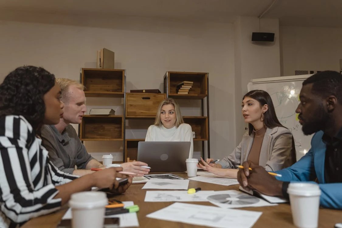Digitalbayinc's tweet photo. #ProTip: Surround yourself with mentors who challenge and inspire you. At Digital Bay Center, our cohort program is designed to do just that—connect you to experts who’ve been in your shoes and want to see you win. Ready to grow? (410) 929-5493 https://t.co/FKLw8mDOsA