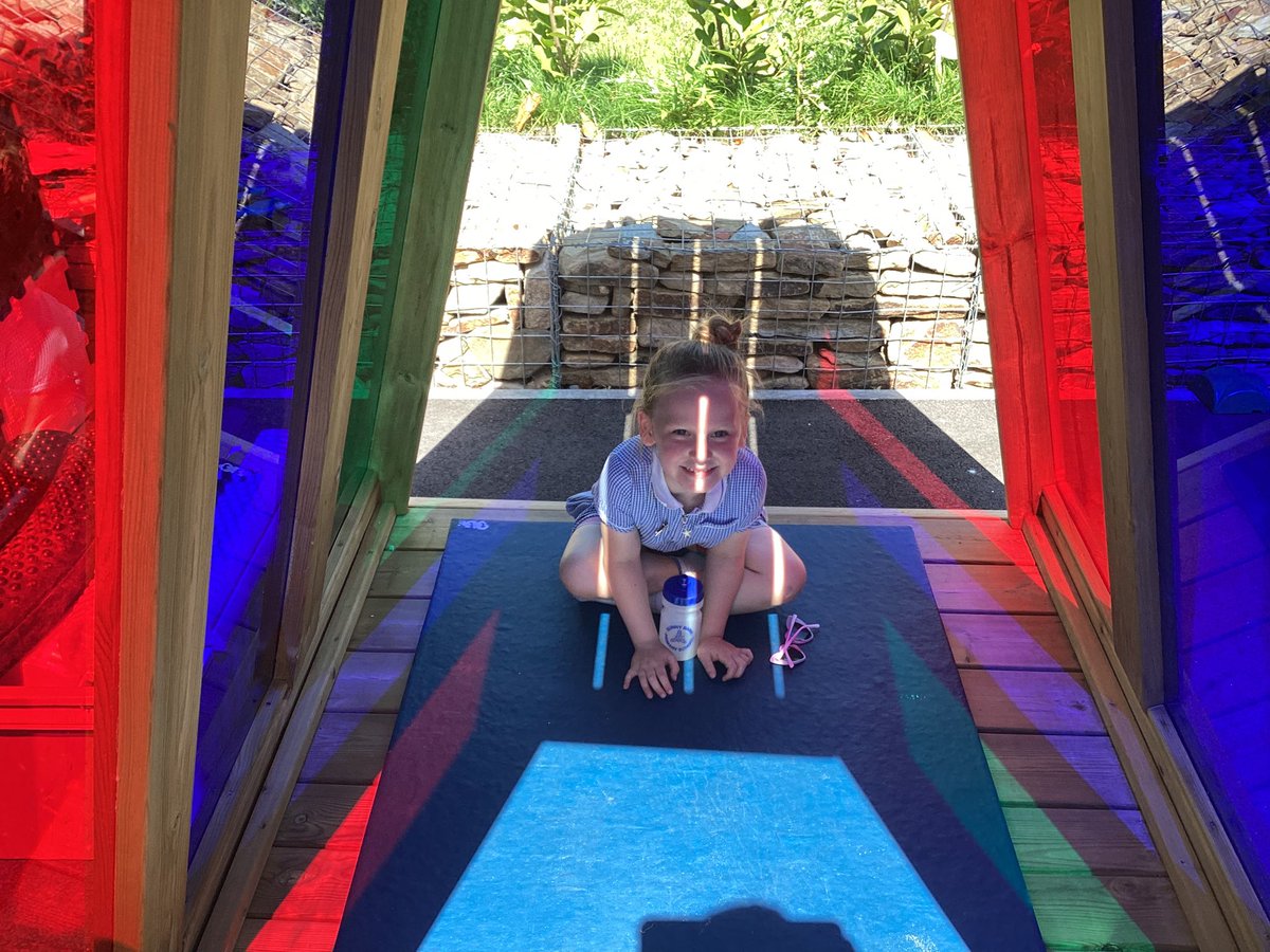 sunnybankschool's tweet image. ⭐️Reception⭐️ Lots of outdoor and water play this week! We are very lucky to have plenty of shaded areas to keep cool while we play, pour and splash! #underthesea #Reception 🐙🧜🌊