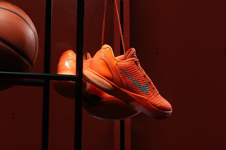 LaceLounge's tweet image. Let’s be real… the Kobe 6 Protro “Total Orange” ain’t even top 5 in Kobe colorways, and it’s dropping for $190 next week? 🍊🔥 Overhyped or underrated classic? Be honest, y’all really copping for the legacy or just for clout? 👀👟

📸: @sneakerpolitics
#Kobe6Protro…