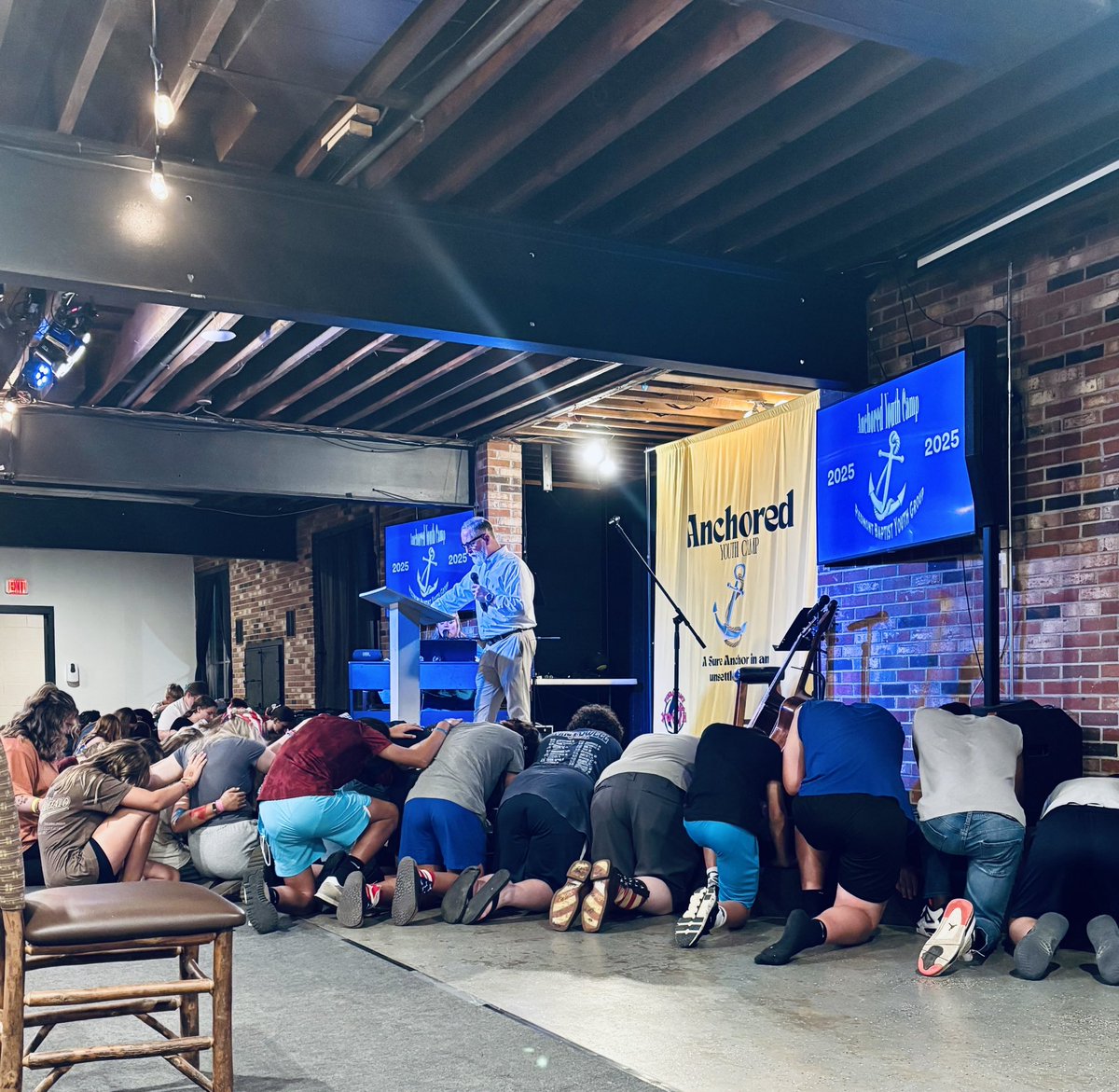 StephenCox_SC's tweet image. Lots of travels this week to several different states to preach to teens but over 400 teens heard the Word preached and 12 believed the gospel for salvation!
God is good! 🙌🏻