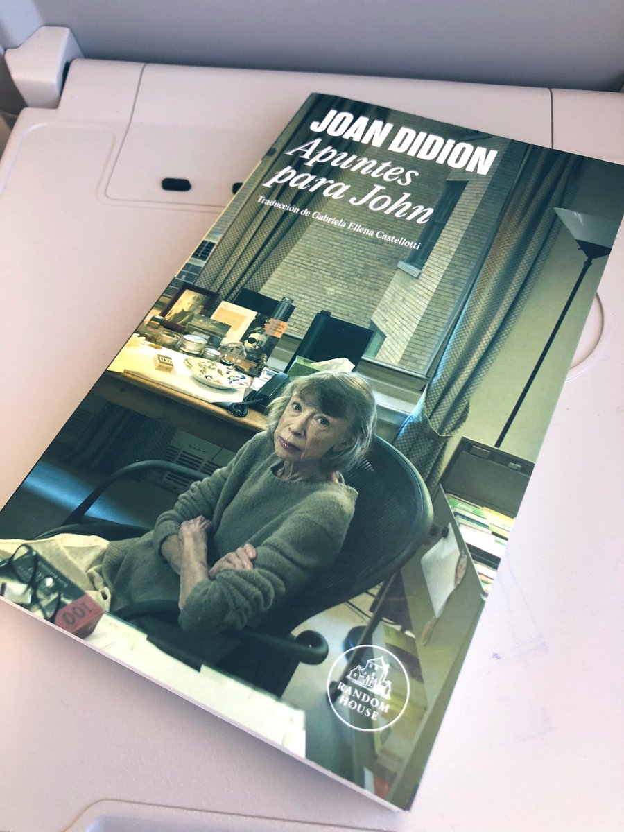 Lo leí en inglés y he vuelto a leerlo en castellano. De las dos lecturas he salido con el corazón roto. A Joan Didion le destrozó la vida no poder salvar a su hija, víctima del alcoholismo. Se culpó por ello, quizá hasta su muerte. Este es el testimonio de una madre sin consuelo.
