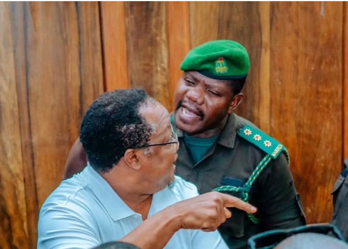 Sativa255's tweet photo. Huyu mpumbavu Simon Katulanya Mang'weng'ula namba zake zimepatikana.

Sasa Kila mtu amsalimie.

Namba: 0629310504

USILALE BILA KUMSALIMIA HUYU KIBAKA. 

MUAMBIENI HII NCHI SIO YA MAMAAKE. 

REPOST 200

TUTAKUWEPO🫵🏾😎 https://t.co/eRJR8DZSno
