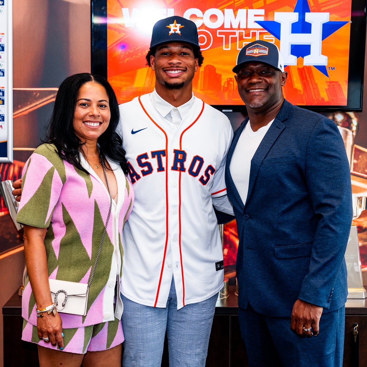 AstrosPlayerDev's tweet image. Today, the #Astros selected the contract of IF Brice Matthews.
A first-round selection by the organization in the 2023 @MLBDraft, Matthews owns an .842 OPS with 29 home runs and 75 stolen bases in 187 career @MiLB games.