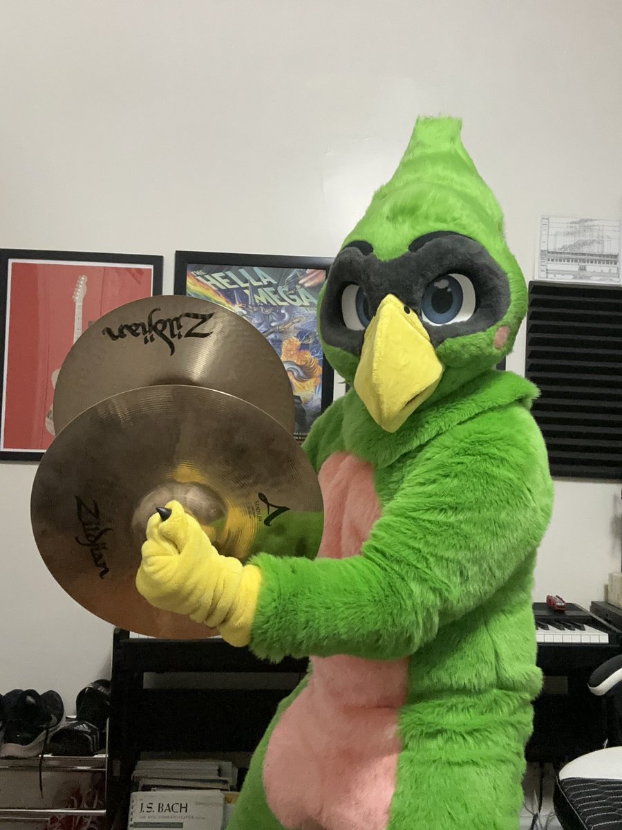 For #FursuitFriday, I’m gonna teach you the fastest way to meet all the residents in your apartment building!