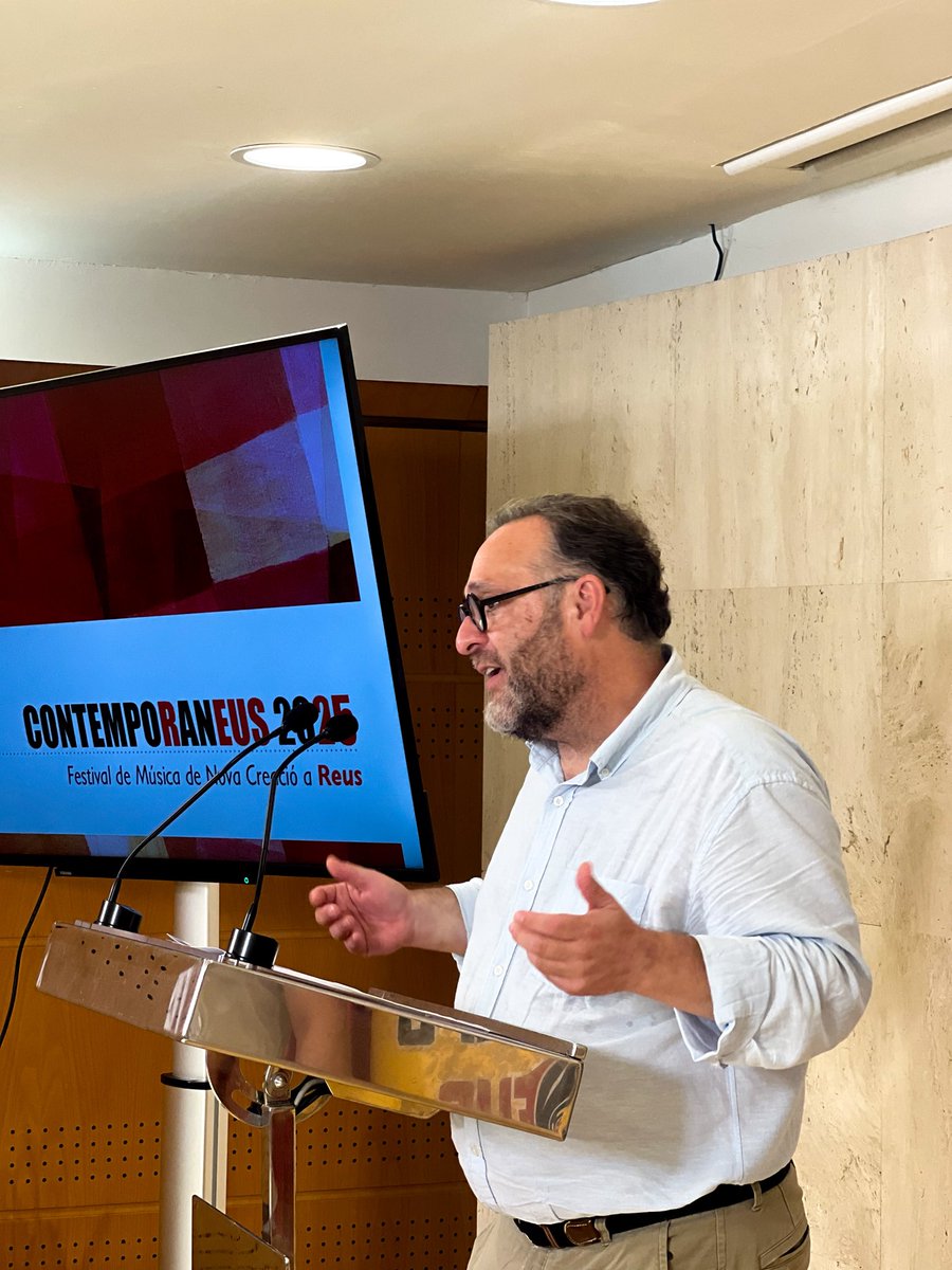ERCReus (@ercreus) on Twitter photo 🎶 El festival Contemporaneus es prepara per a la seva 3a edició!
🗣️ Aquest matí, el regidor de Cultura i Política Lingüística <a href="/daresa72/">Dani Recasens</a> ha presentat aquest viatge musical que reunirà un total de 13 actuacions en 7 dies.
Més ℹ️ a shorturl.at/Mcw4W 🎶 El festival Contemporaneus es prepara per a la seva 3a edició!
🗣️ Aquest matí, el regidor de Cultura i Política Lingüística <a href="/daresa72/">Dani Recasens</a> ha presentat aquest viatge musical que reunirà un total de 13 actuacions en 7 dies.
Més ℹ️ a shorturl.at/Mcw4W