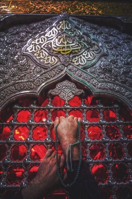 Sarbazm_ir_'s tweet image. 🖤
"تربتِ عبّاس .. با خاک نجف آمیخته ...
تا قیامت پرچمش در کربلا آویخته ...
علقمه شایستهی مشکِ ابوفاضل نبود
ساقی کوثر در آن شهد شهادت ریخته
#یاتماز_حسینین_پرچمی
#حب_الحسین_یجمعنا