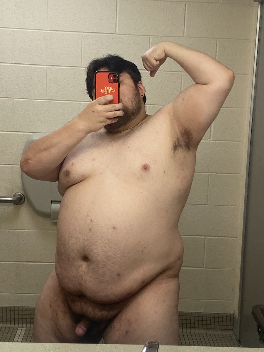 tmber516's tweet photo. Fat Boy Friday has come to us once again! 😋 https://t.co/nhFlihNcl1