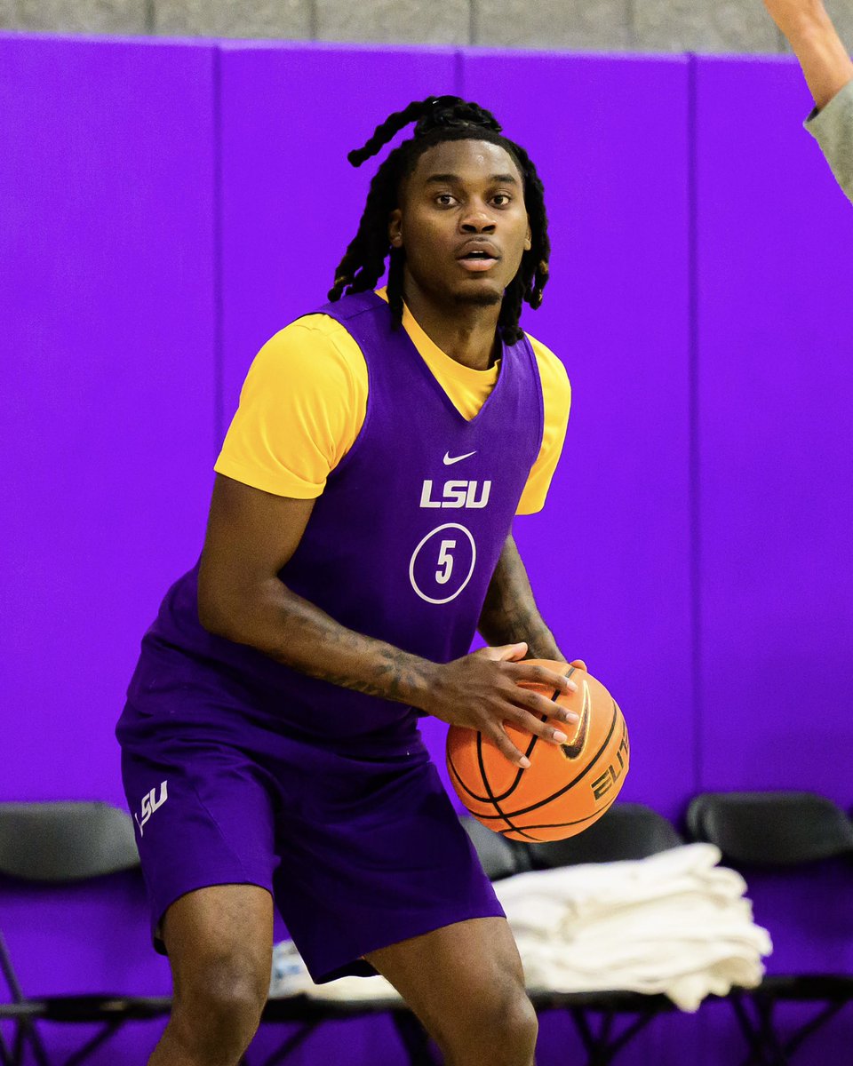LSUBasketball's tweet photo. Fridays in the lab 🧪 https://t.co/QHcUxhoCqv