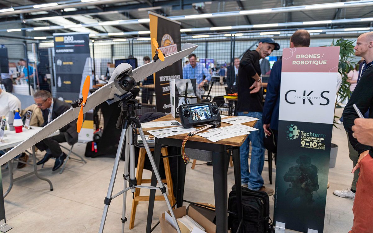 CEMAT_FR's tweet image. 1er salon #Techterre au @CDC94ri
Grand salon de l’innovation de l’@armeedeterre, il témoigne de notre dynamisme et de notre esprit pionnier.
Objectif : fédérer les énergies de tous les acteurs civils et militaires du combat aéroterrestre pour conserver notre supériorité…