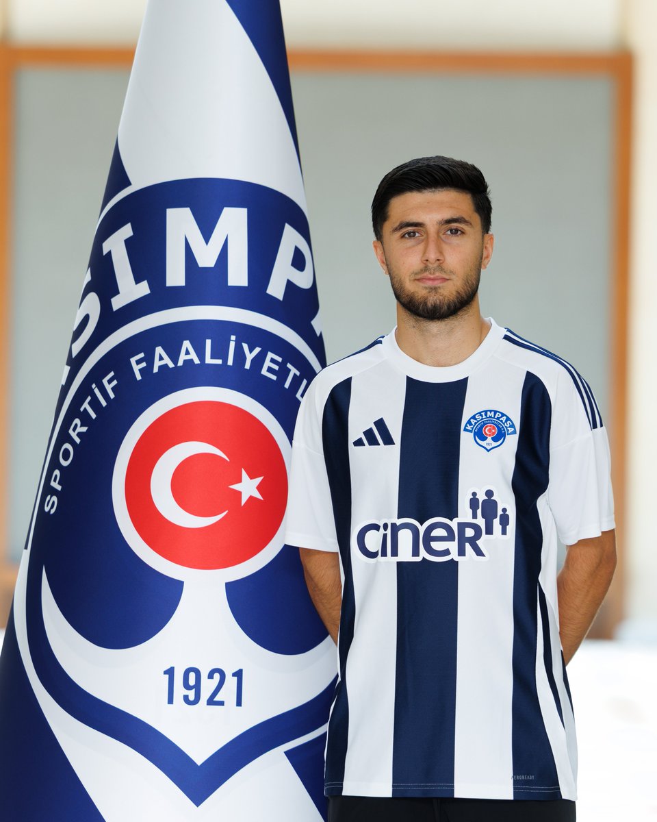 Kasımpaşa (@kasimpasa) on Twitter photo Transfer 🤝📝
Yusuf Barası Kasımpaşamızda
Geçtiğimiz sezon Adana Demirspor forması giyen Yusuf Barası, sağlık sponsorumuz <a href="/livhospital/">Liv Hospital Group</a> Vadi İstanbul’da geçirdiği kontrollerin ardından Turgay Ciner Spor Tesislerimizde düzenlenen imza töreninde kendisini 3 yıllığına Kasımpaşamıza Transfer 🤝📝
Yusuf Barası Kasımpaşamızda
Geçtiğimiz sezon Adana Demirspor forması giyen Yusuf Barası, sağlık sponsorumuz <a href="/livhospital/">Liv Hospital Group</a> Vadi İstanbul’da geçirdiği kontrollerin ardından Turgay Ciner Spor Tesislerimizde düzenlenen imza töreninde kendisini 3 yıllığına Kasımpaşamıza