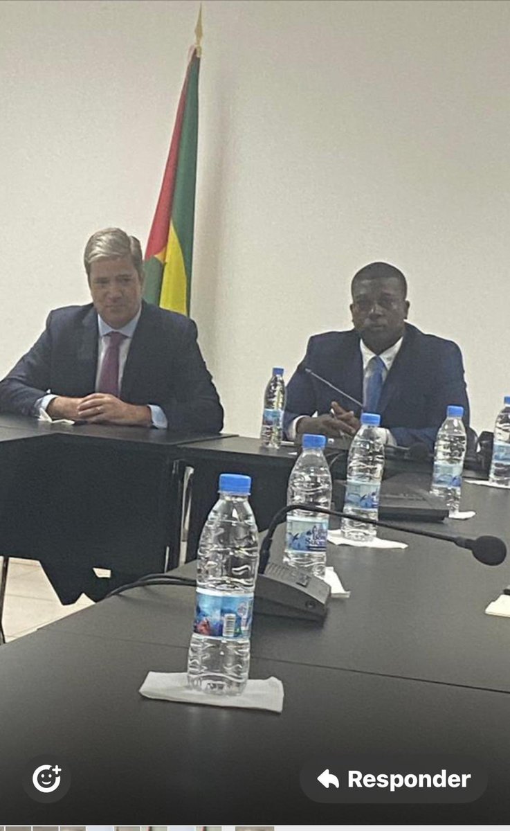 É com honra que represento <a href="/_CDSPP/">CDS-PP</a> na  visita oficial a São Tomé e Príncipe para celebrar os 50 anos da independência deste país irmão! 
São mais de 500 anos de história comum entre os nossos dois povos! 
E foi esse o espírito que reinou na 1ª reunião com deputados de São Tomé!
