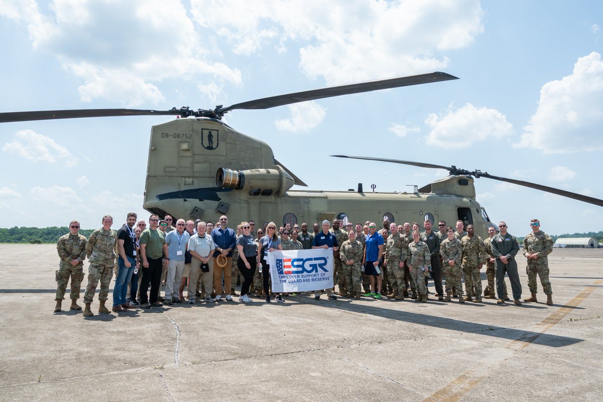 PANationalGuard's tweet image. .@PA_ESGR recognized civilian employers during a Bosslift event at Biddle Air National Guard Base June 25.
Story here: pa.ng.mil/Site-Managemen…
📷: Tech. Sgt. Timi Jones & Airman 1st Class Matthew Bergh