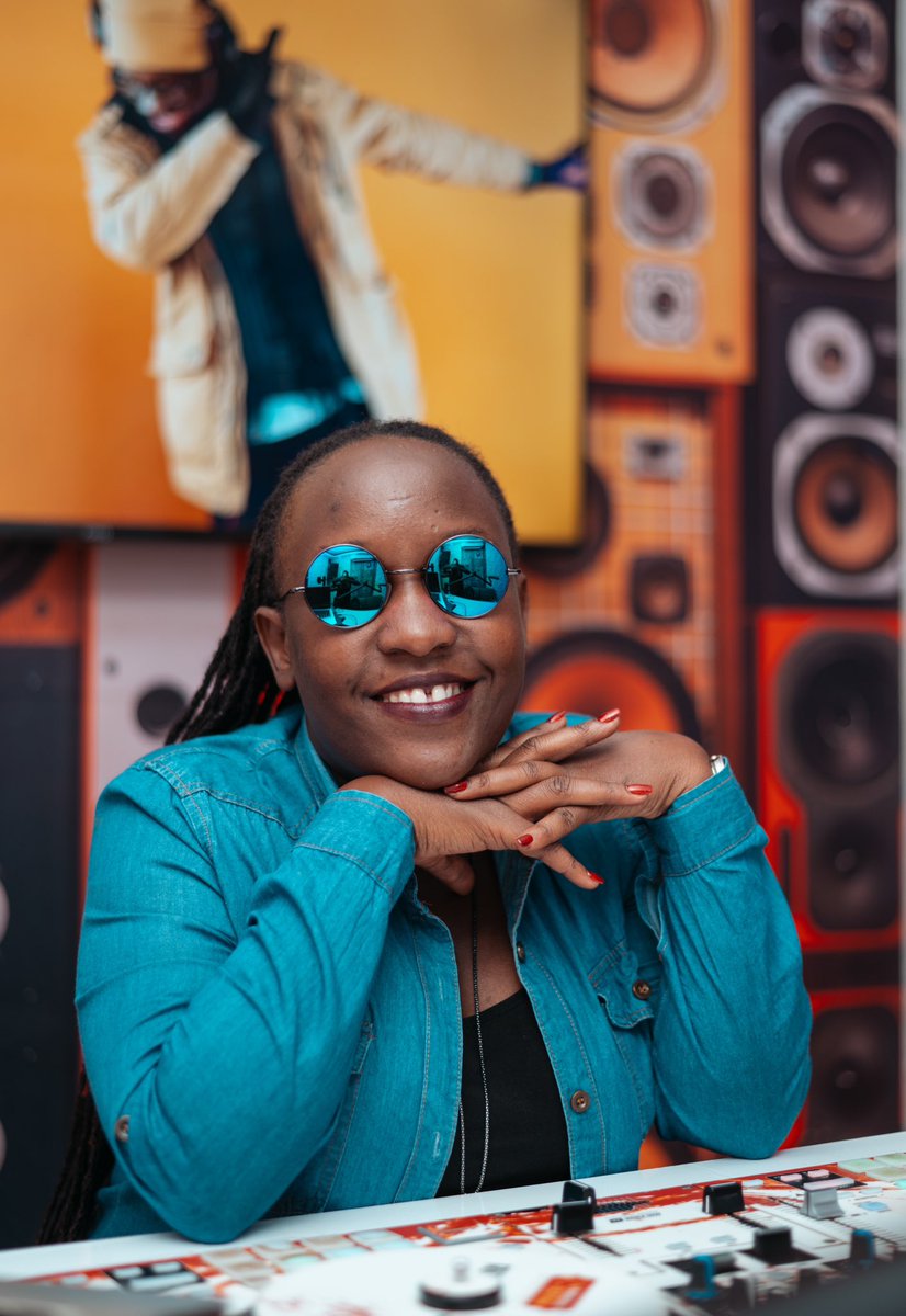 DeejayMaryjo's tweet image. Hello Fridayyyyy!
Back again @97fmRadiocity with @esteri_ug for the Dream Weekend!
#WonderYears
#JamFloorFillers
4pm ▶️ 7pm 🔊🔊🔊
Let’s Jam!