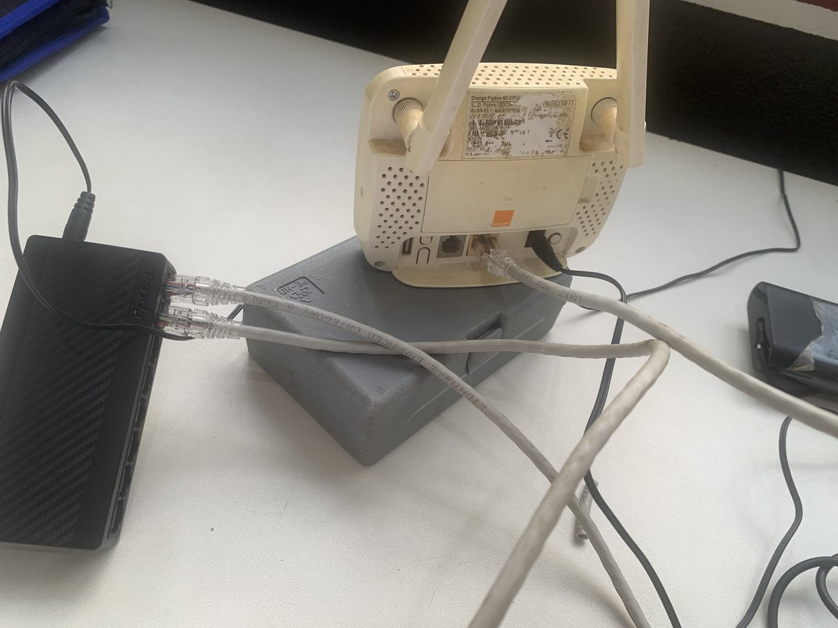 Our networking interns just had their first hands-on class in cable crimping today! 💪
Want to join us and kickstart your tech journey? 

📞 +237 670 533 773 / 681 495 379  
📍Lachance Bridge Small Mankon, Bamenda / Behind MTN Dubai Akwa, Douala

#Bitsvalley #Internship #Network