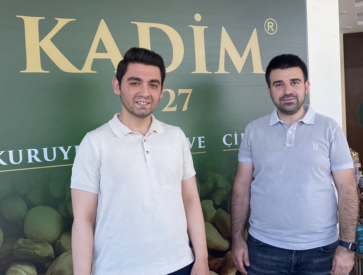 Haliliye ilçemizde faaliyet göstermeye başlayan “Kadim Kuruyemiş, Kahve ve Çikolata” işletmesine hayırlı olsun ziyaretinde bulundum.

Hayırlı bol kazançlar diliyorum. <a href="/mahmutibrhmpasa/">Mahmut İBRAHİMPAŞA</a> <a href="/rezanpasa/">Rezan İbrahimpaşa</a>