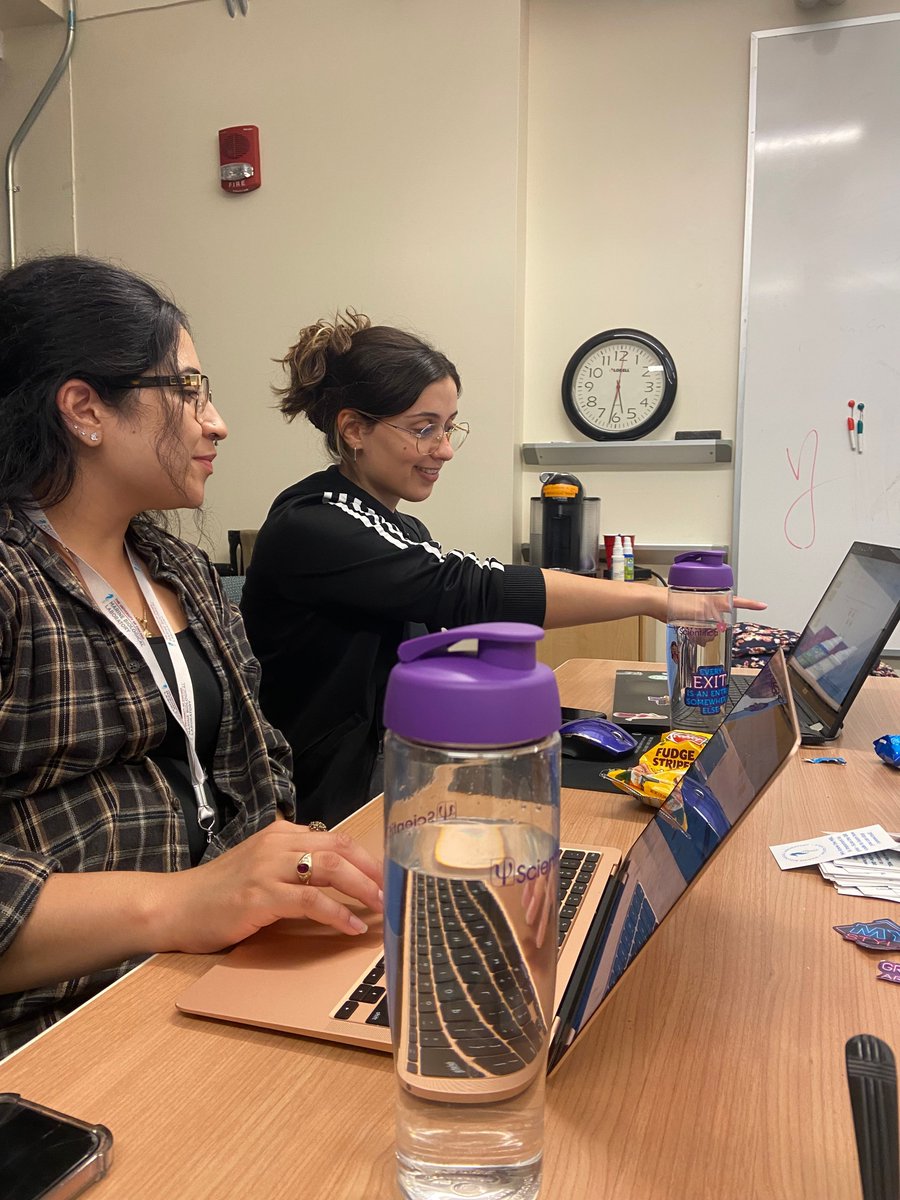 Scientifica_Int's tweet image. Great to see the MBL Neural Systems & Behaviour course using Scientifica microscopes for hands-on neuroscience training — and staying hydrated with our bottles. Proud to support the next generation of researchers.
#Neuroscience #MBL2025 #Microscopy