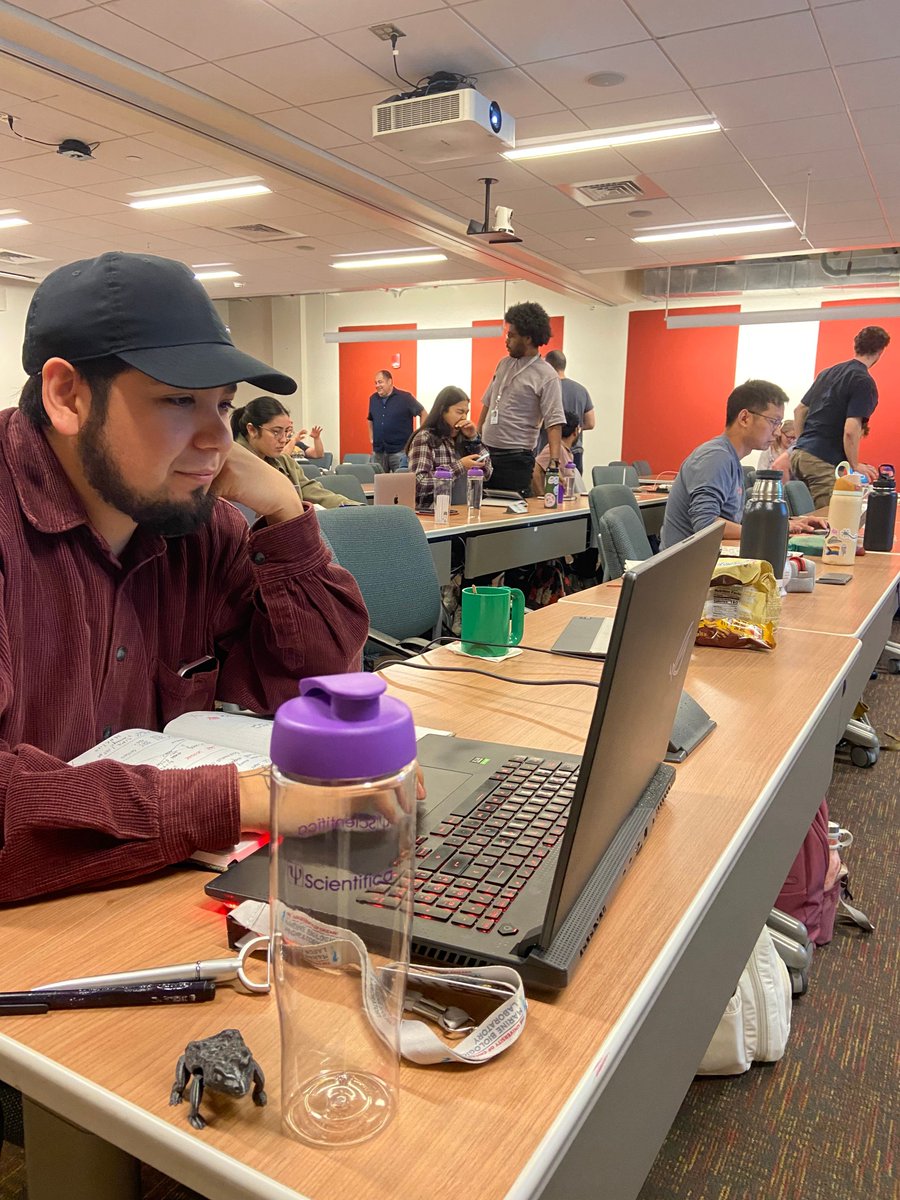 Scientifica_Int's tweet image. Great to see the MBL Neural Systems & Behaviour course using Scientifica microscopes for hands-on neuroscience training — and staying hydrated with our bottles. Proud to support the next generation of researchers.
#Neuroscience #MBL2025 #Microscopy