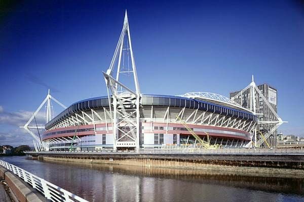 GwladCaerdydd's tweet image. This weekend, Cardiff is set to see temperatures soar to 33°C.
While some may use this to promote net-zero agendas, we see it as an opportunity for our city.
Our branch encourages promoting Cardiff as a top summer holiday destination here in Wales.
Cardiff Bay, Cardiff Castle,…
