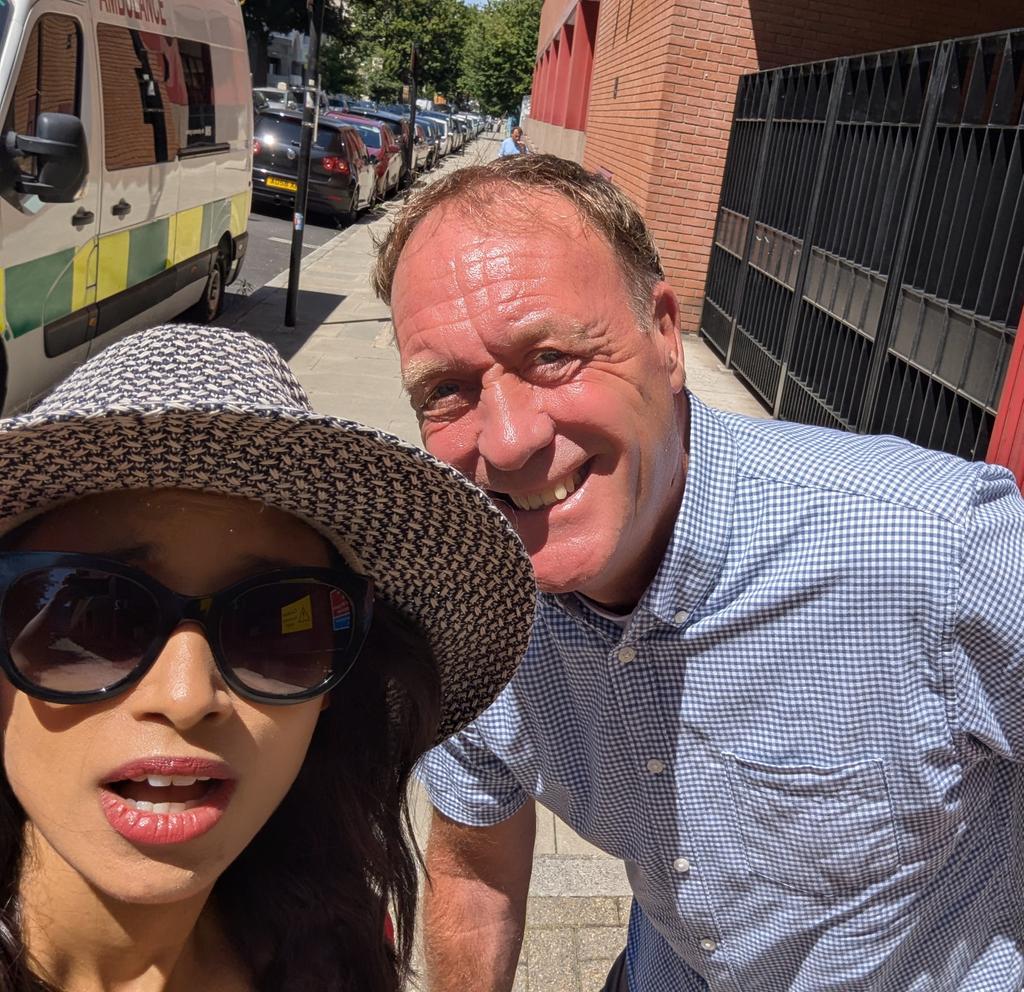 luxmy_g's tweet image. Me and cameraman Dave. Filming in the heatwave.
Can you tell which one prefers this hot weather?!🥵