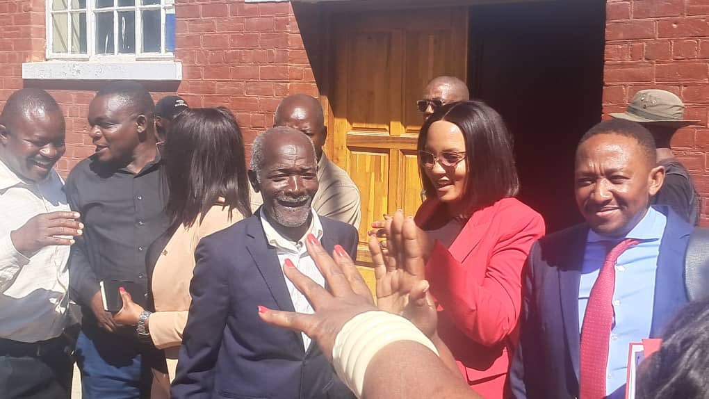 LIVINGSTONE MAYOR CORRUPTION TRIAL UPDATE

ZANACO Livingstone Branch Manager, Ludolf Nkandu Chintu, a fourth witness in the matter, has told the court that he received a phone call on June 29, 2025, from the accused to help her sister, Monde Suumbwa, withdraw a sum of K180,000