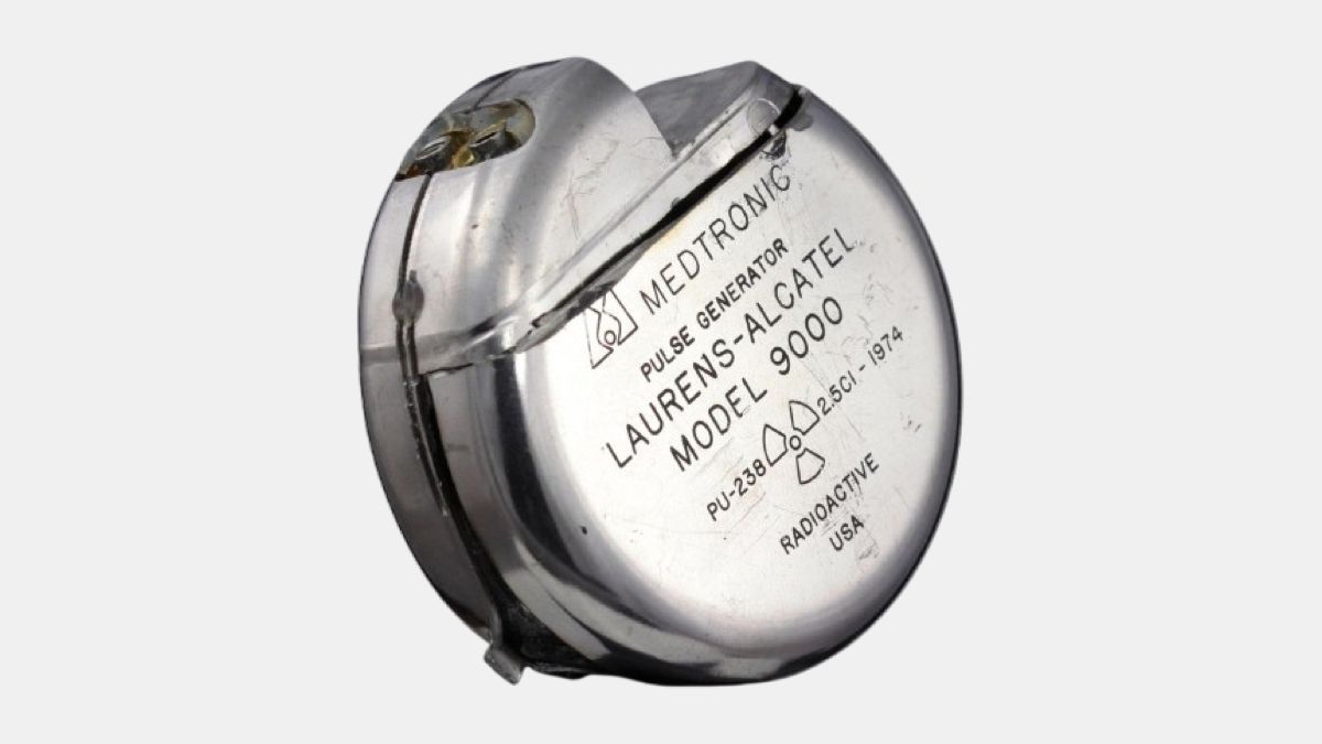 fermatslibrary's tweet image. Over the years, pacemakers have used various power sources — including plutonium-238
Nuclear pacemakers could last over 40 years, compared to 5–10 for conventional ones.
A small number of people in the U.S. still have them