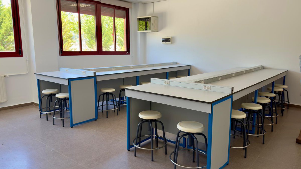 🏫📚📏 Todo está preparado en el C.E.I.P. Bachiller Alonso López para que en el próximo curso comiencen dos grupos de 1º de la ESO. (CEIPSO)
Enhorabuena al equipo directivo por su rápida adaptación a los nuevos espacios.
#educacionexcelente
#EducacionDeCalidad