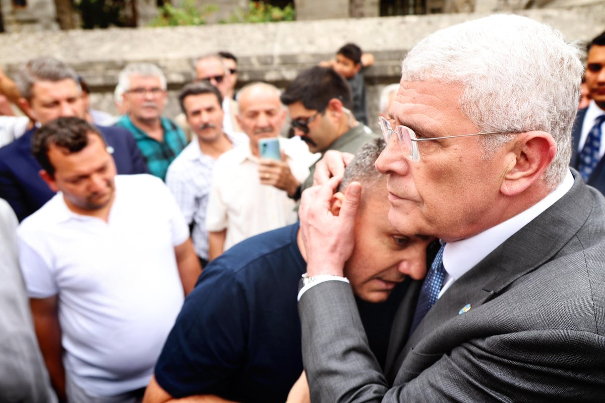 Senin hakkını da kahraman silah arkadaşlarının kanını da yerde bırakmayacağım Mehmedim.

Öfken, Büyük Türk Milleti'nin sesidir!..