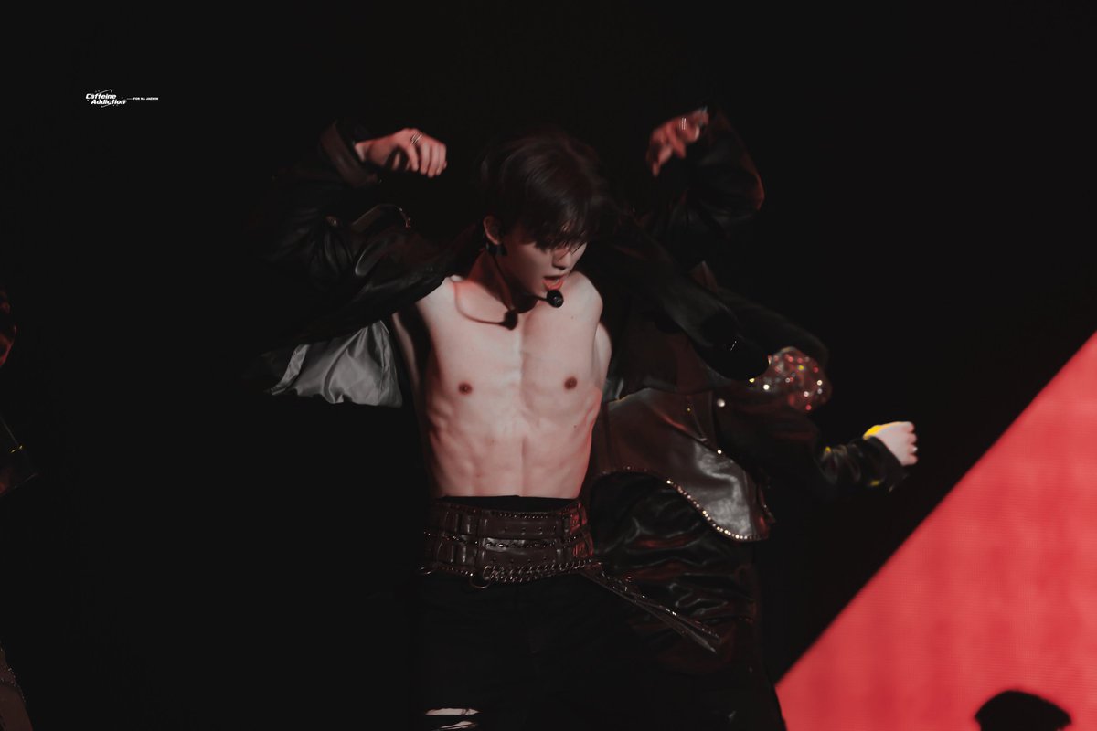 813 tweet media