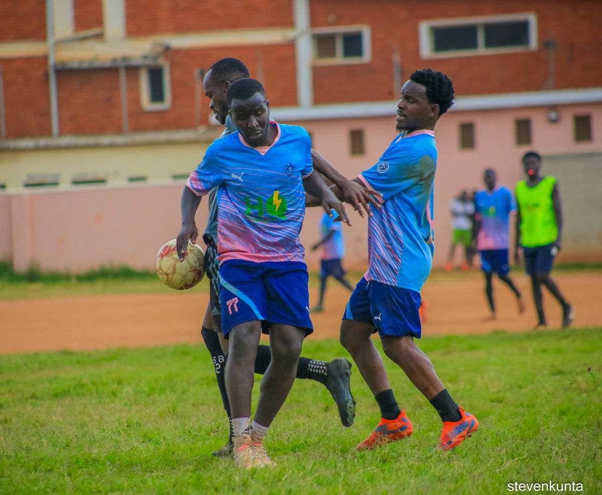 The Gun Slingers tweet media