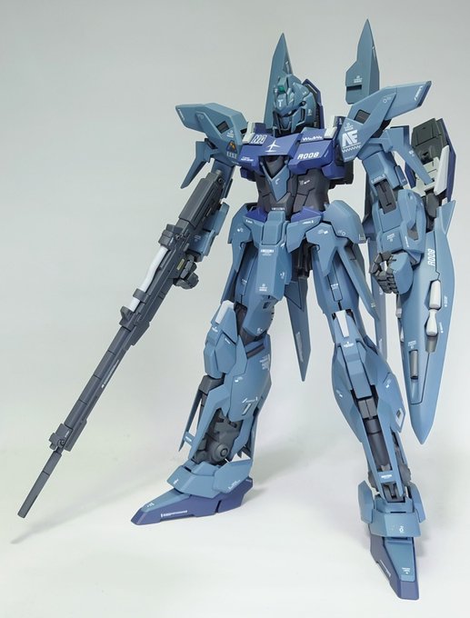 MG デルタプラス
リサショで投げ売りされてたジャンク品を徹底的に手直しして完成させました。
変形の仕方はわかりません……説明書なかったんで。
にしても立位が不安定。 
