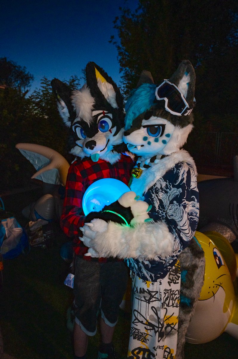 WhitePanther (@whitepanth3r99) on Twitter photo Hugging my lovely puppy~
Cozy summer time, having fun :3๐ฉต๐ถ๐ฑ
<a href="/Electr0_m0nster/">Electro_monster</a>
#FursuitFriday Hugging my lovely puppy~
Cozy summer time, having fun :3๐ฉต๐ถ๐ฑ
<a href="/Electr0_m0nster/">Electro_monster</a>
#FursuitFriday