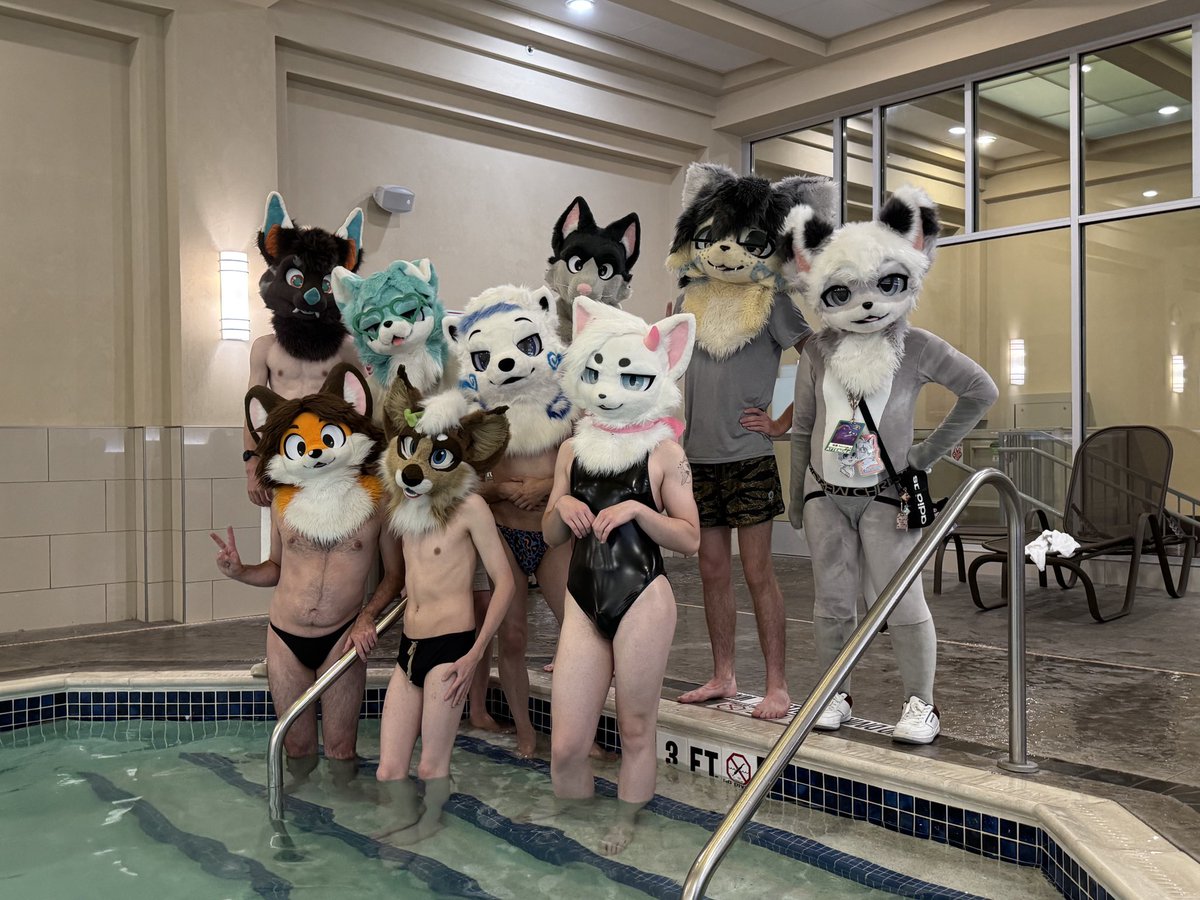 pool meetup with friends! i was a little overdressed for the occasion 😅 

#AC2025