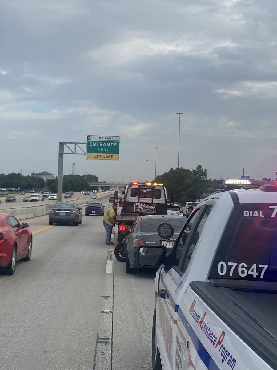 HCSO_TerryGarza's tweet image. Good morning!! HCSO MAP Deputy Speech cleared this incident quickly. IH-45 N/B pass FM 1960 #2 lane, in a moving lane of traffic. Broken control arm on drivers side wheel. No worries, it's cleared. 7-1-3-C-A-L-L-M-A-P, if you are stranded on a freeway in Harris County.…