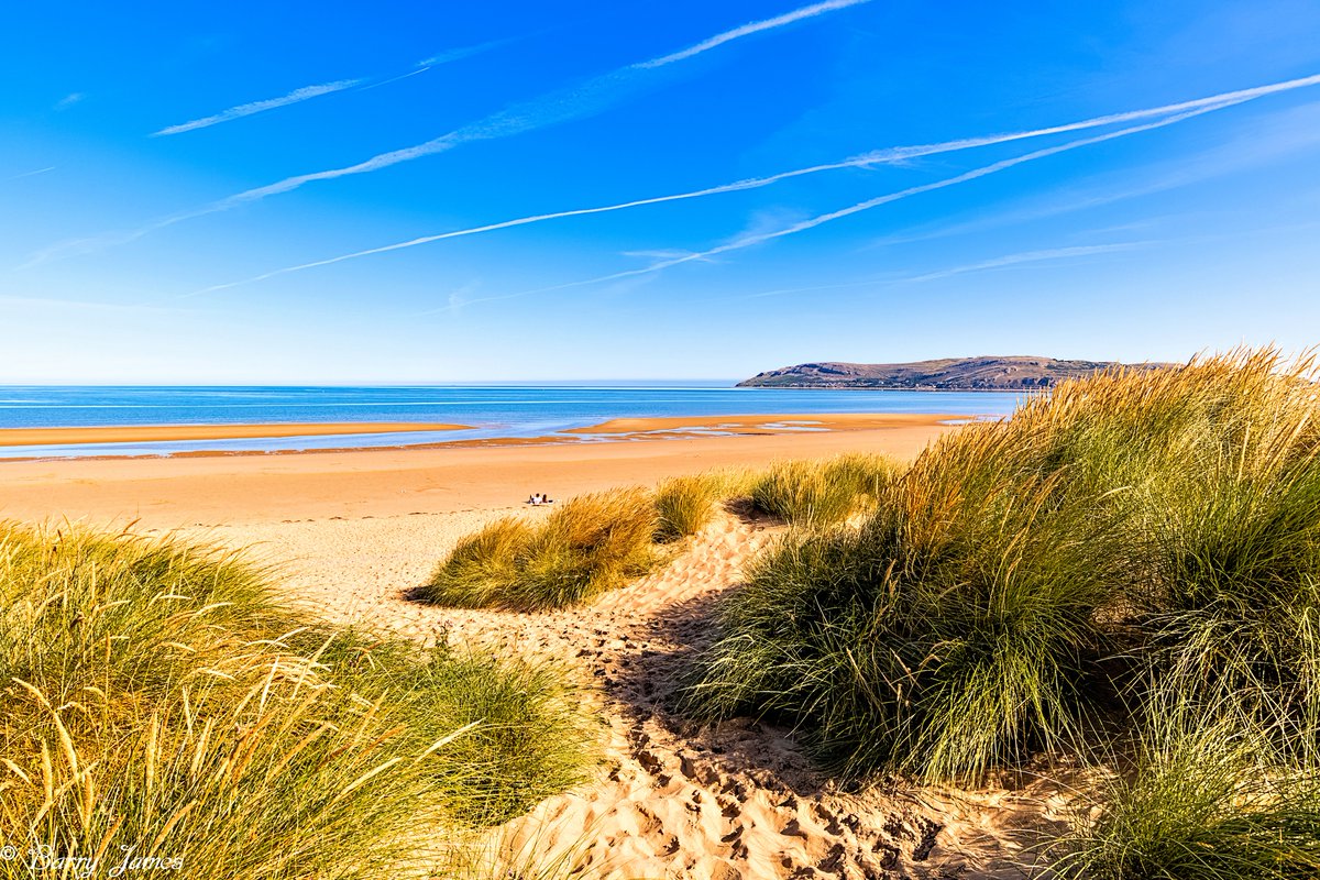 ValleyBoy (@bjroberts) on Twitter photo Today's idyllic early morning view across the Conwy Bay to Llandudno Great Orme, from Conwy Morfa's sandy beach. <a href="/Ruth_ITV/">Ruth_TV</a> <a href="/WalesCoastPath/">Llwybr Arfordir Cymru / Wales Coast Path</a> <a href="/ItsYourWales/">It's Your Wales</a> <a href="/NWalesSocial/">#NorthWalesSocial โฌ๏ธ๐ด๓ ง๓ ข๓ ท๓ ฌ๓ ณ๓ ฟ๐ค</a> <a href="/northwaleslive/">North Wales Live</a> <a href="/northwalescom/">NorthWales.com</a> <a href="/AllThingsCymru/">All Things Welsh ๐ด๓ ง๓ ข๓ ท๓ ฌ๓ ณ๓ ฟ</a> #Conwy #MorfaBeach #ConwyBay #Llandudno #GreatOrme #July #Wales Today's idyllic early morning view across the Conwy Bay to Llandudno Great Orme, from Conwy Morfa's sandy beach. <a href="/Ruth_ITV/">Ruth_TV</a> <a href="/WalesCoastPath/">Llwybr Arfordir Cymru / Wales Coast Path</a> <a href="/ItsYourWales/">It's Your Wales</a> <a href="/NWalesSocial/">#NorthWalesSocial โฌ๏ธ๐ด๓ ง๓ ข๓ ท๓ ฌ๓ ณ๓ ฟ๐ค</a> <a href="/northwaleslive/">North Wales Live</a> <a href="/northwalescom/">NorthWales.com</a> <a href="/AllThingsCymru/">All Things Welsh ๐ด๓ ง๓ ข๓ ท๓ ฌ๓ ณ๓ ฟ</a> #Conwy #MorfaBeach #ConwyBay #Llandudno #GreatOrme #July #Wales