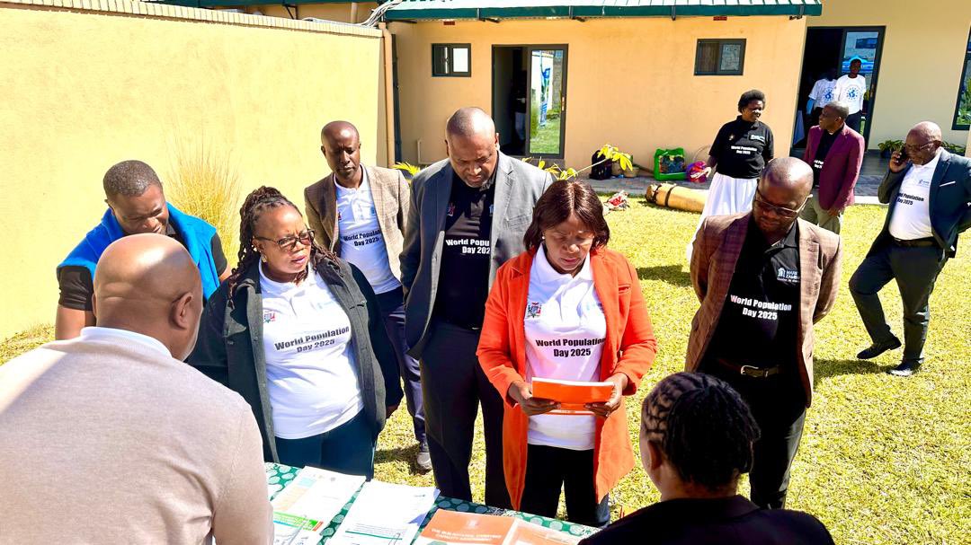 UNFPAZambia's tweet image. On this #WorldPopulationDay, UNFPA Zambia was honoured to join @mofnpzambia @SAFAIDSzambia @MarieStopes
#Empowering young people to create the families they want in a fair and hopeful world”
#WorldPopulationDay #MyBodyIsMyOwn #BodilyAutonomy
With @UNFPA_ESARO