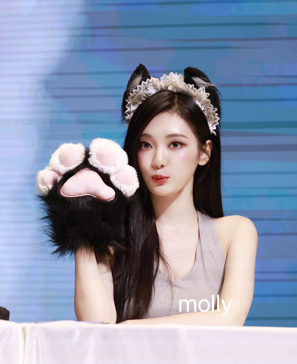 25.07.11 mok팬싸 

🖤🐱

#aespa #에스파 
#NINGNING #닝닝
#宁宁 #宁艺卓 #ニンニン